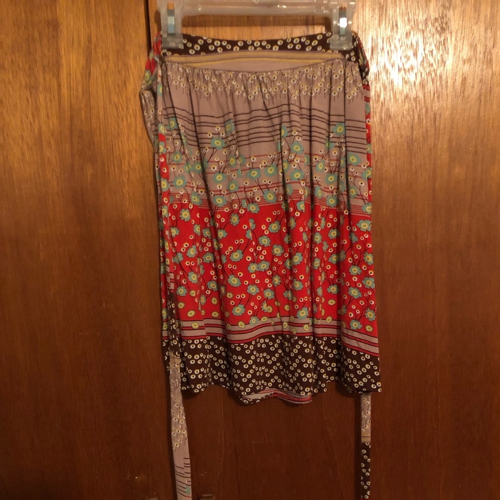 Colorful fun skirt by Ezra; lightweight;